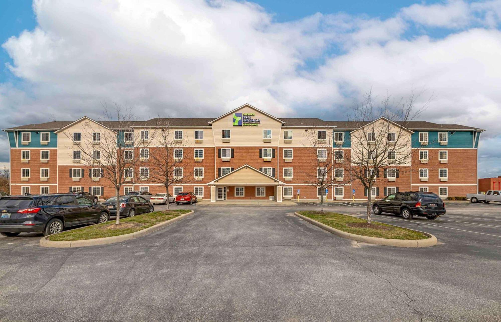 Extended America Select - Cincinnati - - Airport